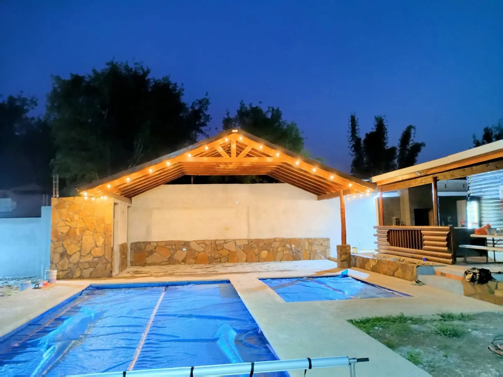 Area social iluminada